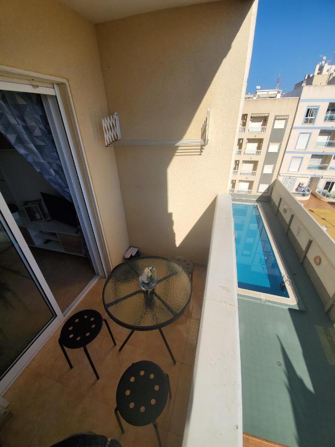 Appartement Proche Plage Avec Piscine En Centre Ville Torrevieja Buitenkant foto