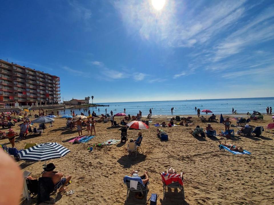 Appartement Proche Plage Avec Piscine En Centre Ville Torrevieja Buitenkant foto