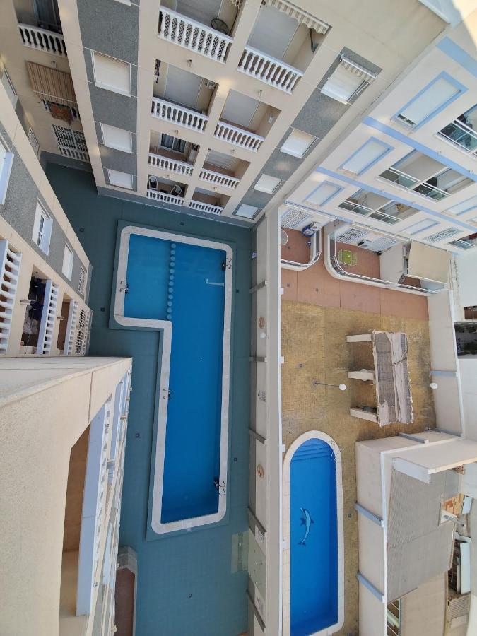 Appartement Proche Plage Avec Piscine En Centre Ville Torrevieja Buitenkant foto